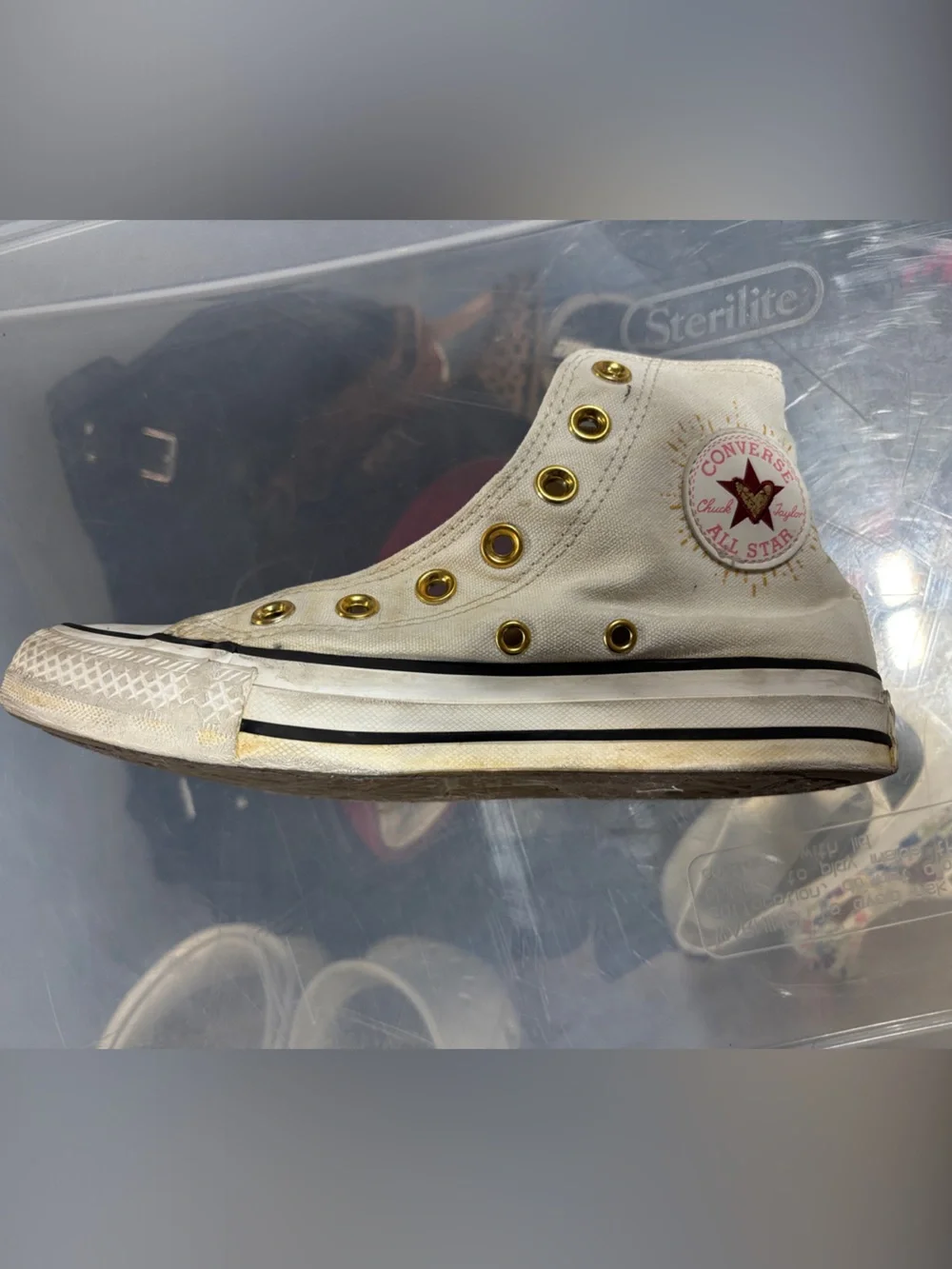 Converse Kids White High-Top Sneakers with Red Heart Patch size 5.5